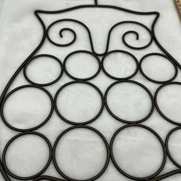 Metal Owl Scarf—Belt or Ties—12 Hole Organizer Rack - Picture 4 of 4